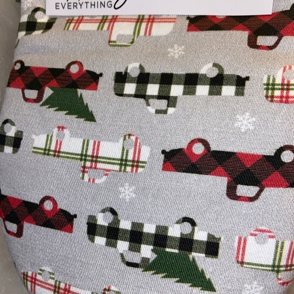 NEW Merry Every Thing CHRISTMAS HOLIDAY Set Of 2 Mini MITTS Non-slip easy Grip - Picture 4 of 6